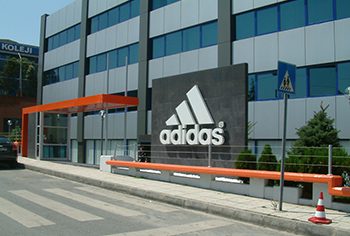 Adidas – Balmumcu